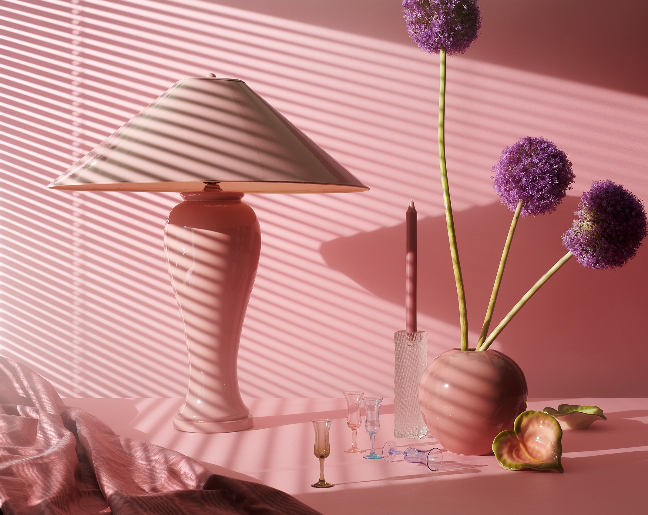2020_07_Ronnie_80s_pink_lamp_cropped